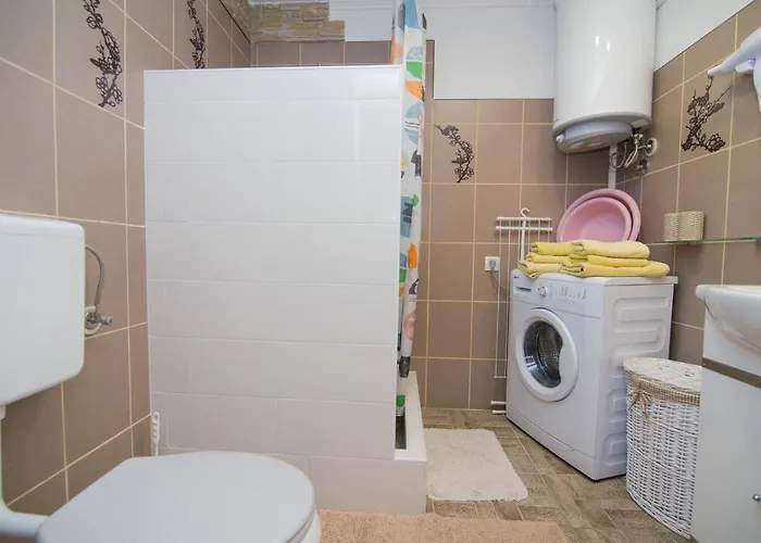 Bato A2+1 アパート *